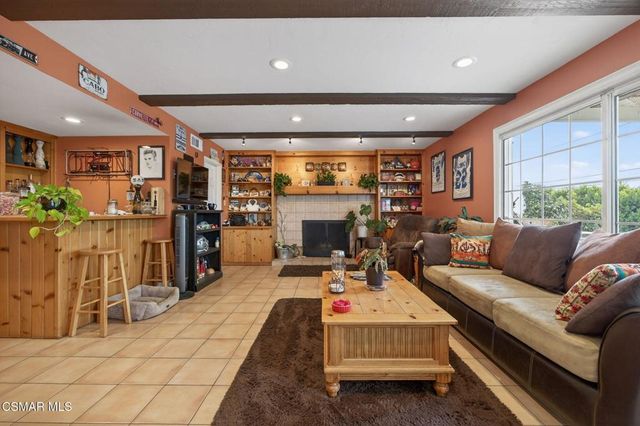 250 W Avenida De Las Flores, Thousand Oaks, CA 91360