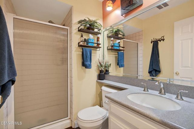 250 W Avenida De Las Flores, Thousand Oaks, CA 91360