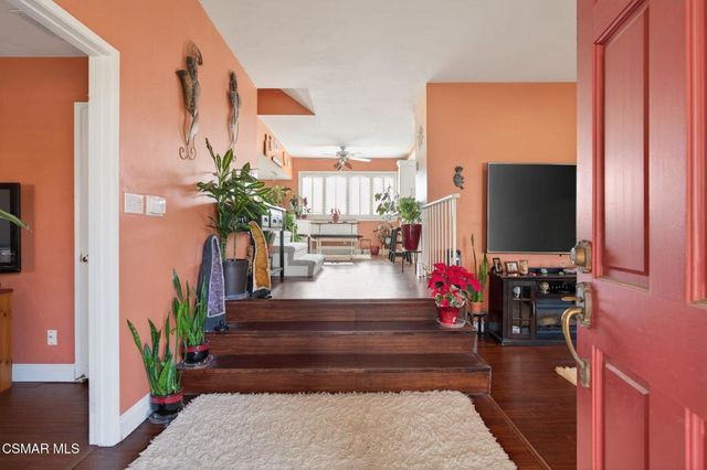 250 W Avenida De Las Flores, Thousand Oaks, CA 91360