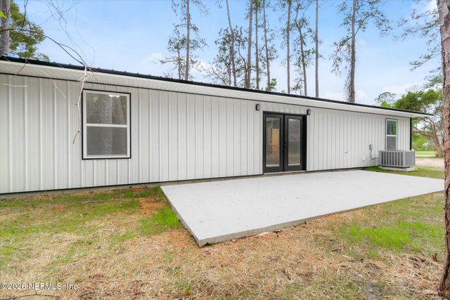124 PARK Drive, Satsuma, FL 32187