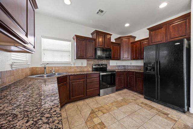 1900 SW Elington Street, Bentonville, AR 72713