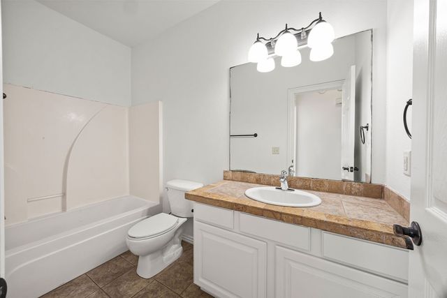 1900 SW Elington Street, Bentonville, AR 72713