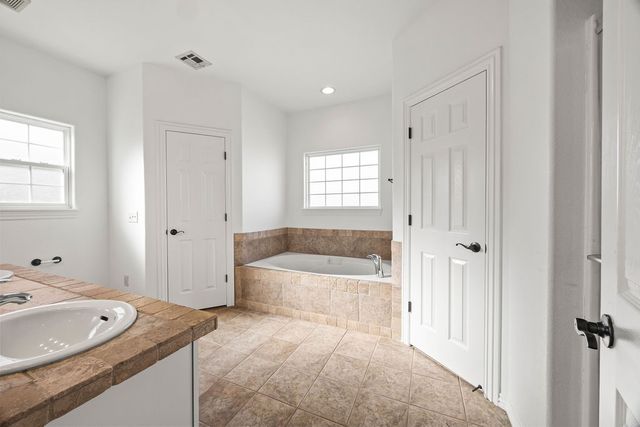 1900 SW Elington Street, Bentonville, AR 72713