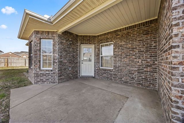 1900 SW Elington Street, Bentonville, AR 72713