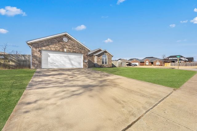 1900 SW Elington Street, Bentonville, AR 72713