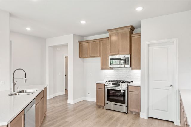 132 Silverleaf Drive, Balch Springs, TX 75181