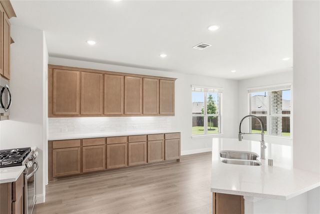 132 Silverleaf Drive, Balch Springs, TX 75181