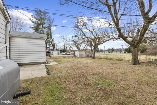 18 ARMOR CT, Middle River, MD 21220