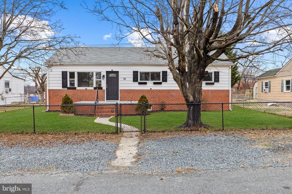 18 ARMOR CT, Middle River, MD 21220