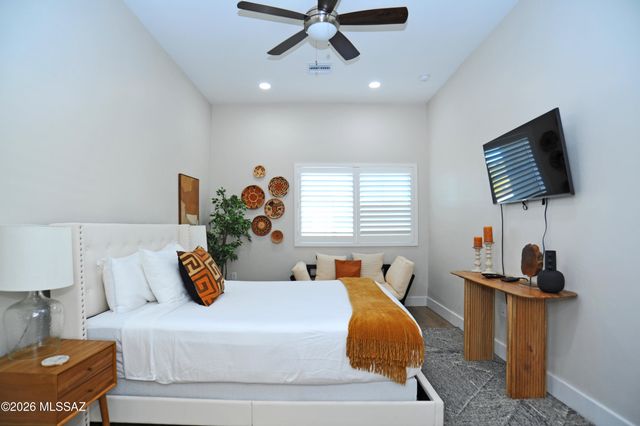 2040 E River Rd Unit 205, Tucson, AZ 85718