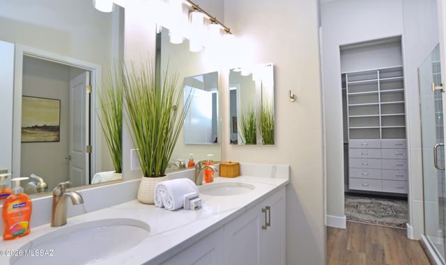 2040 E River Rd Unit 205, Tucson, AZ 85718
