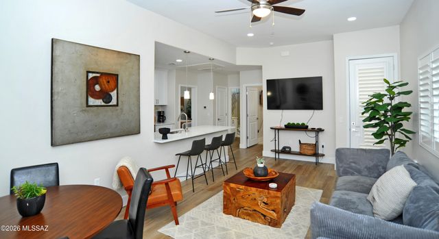 2040 E River Rd Unit 205, Tucson, AZ 85718