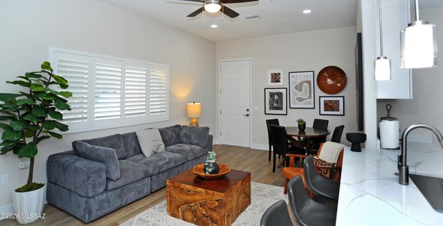 2040 E River Rd Unit 205, Tucson, AZ 85718
