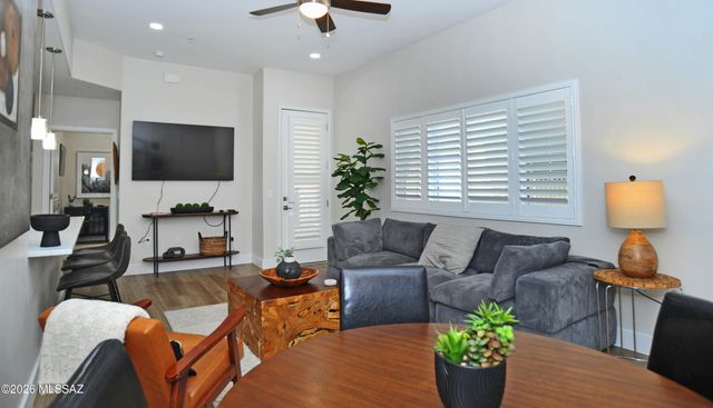 2040 E River Rd Unit 205, Tucson, AZ 85718