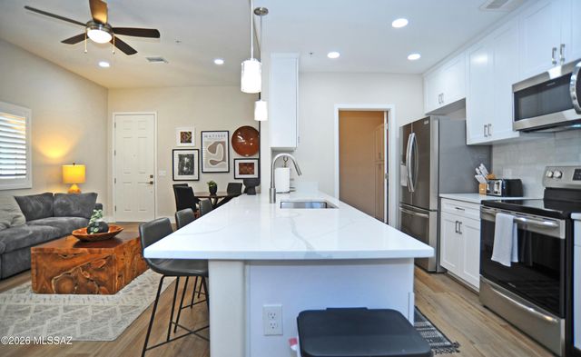 2040 E River Rd Unit 205, Tucson, AZ 85718