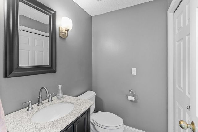 15825 16th Avenue N, Plymouth, MN 55447
