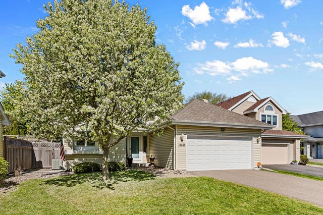 15825 16th Avenue N, Plymouth, MN 55447