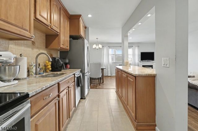 300 W Munsell Ave Cc5, Linden City, NJ 07036