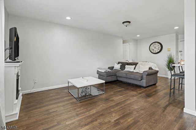 300 W Munsell Ave Cc5, Linden City, NJ 07036