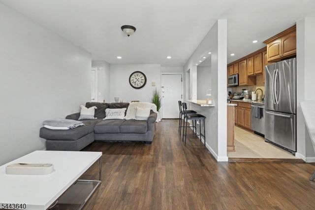 300 W Munsell Ave Cc5, Linden City, NJ 07036