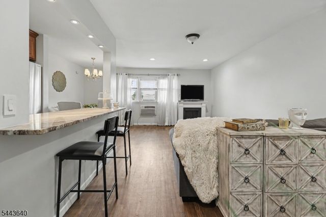 300 W Munsell Ave Cc5, Linden City, NJ 07036