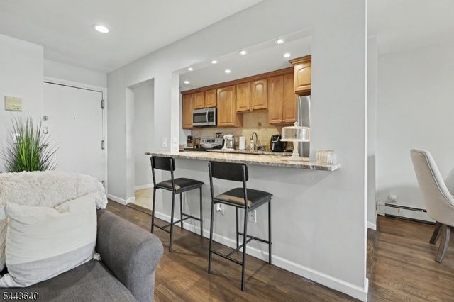 300 W Munsell Ave Cc5, Linden City, NJ 07036