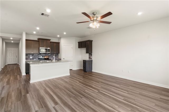 5520 Harriet Street, Bryan, TX 77807
