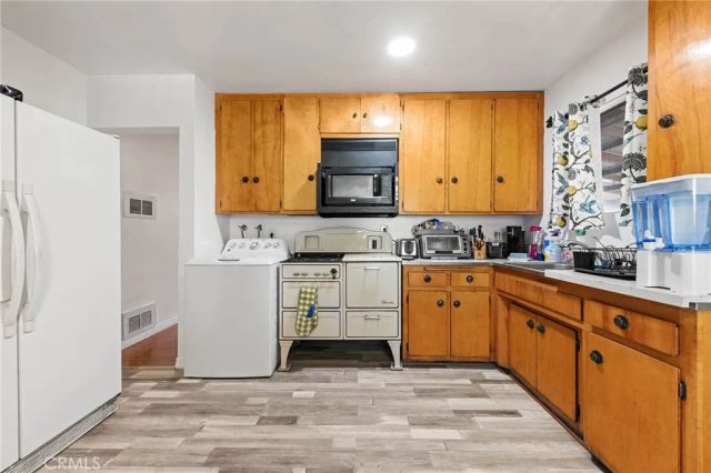 526 E Olive Avenue, Monrovia, CA 91016