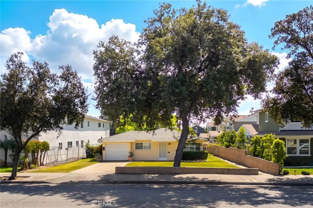 526 E Olive Avenue, Monrovia, CA 91016