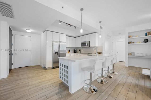 999 SW 1st Ave 1514, Miami, FL 33130