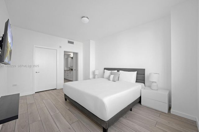 999 SW 1st Ave 1514, Miami, FL 33130