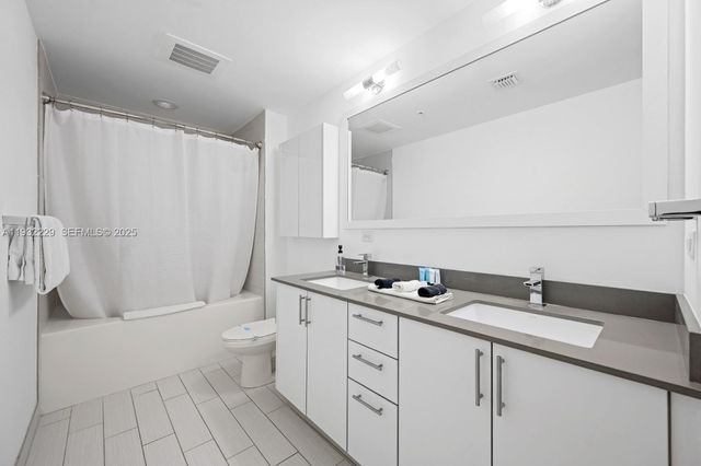 999 SW 1st Ave 1514, Miami, FL 33130