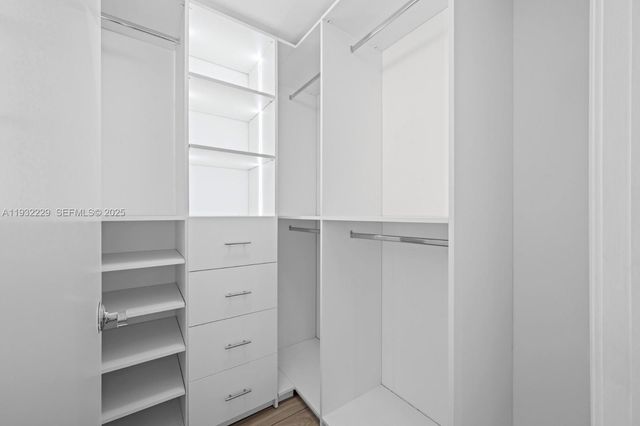 999 SW 1st Ave 1514, Miami, FL 33130