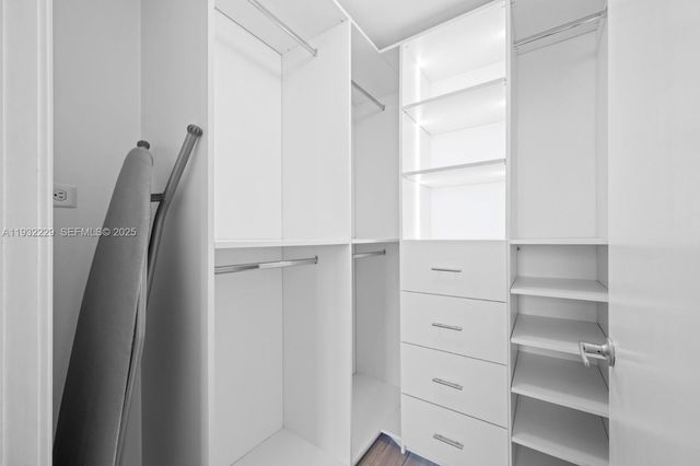 999 SW 1st Ave 1514, Miami, FL 33130