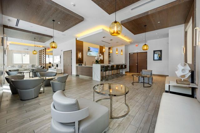 999 SW 1st Ave 1514, Miami, FL 33130