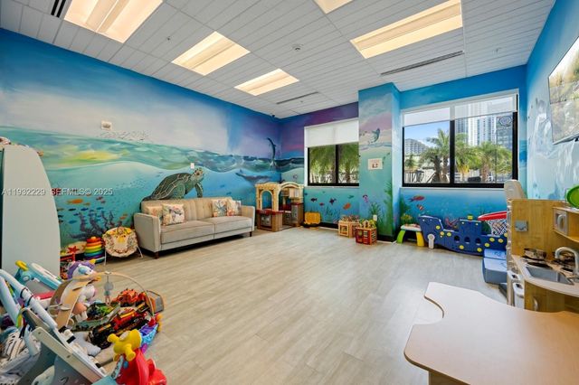 999 SW 1st Ave 1514, Miami, FL 33130