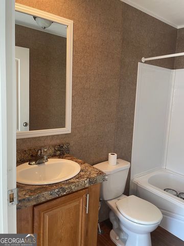 1153 Midway Church Road, Baxley, GA 31513