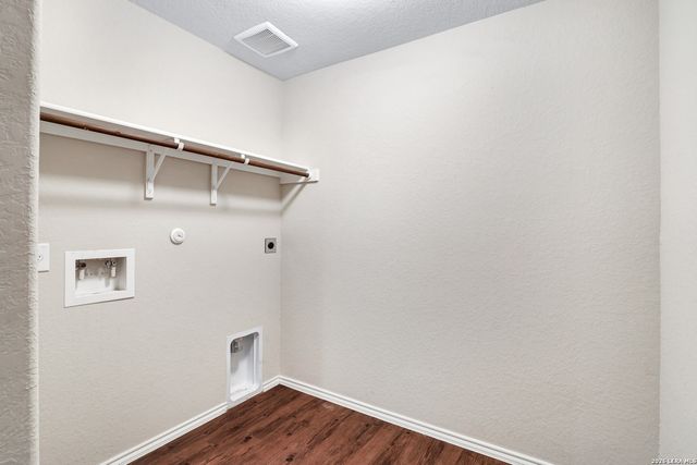 1922 Marbach Woods, San Antonio, TX 78245