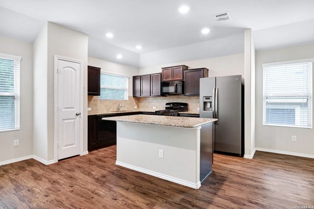 1922 Marbach Woods, San Antonio, TX 78245