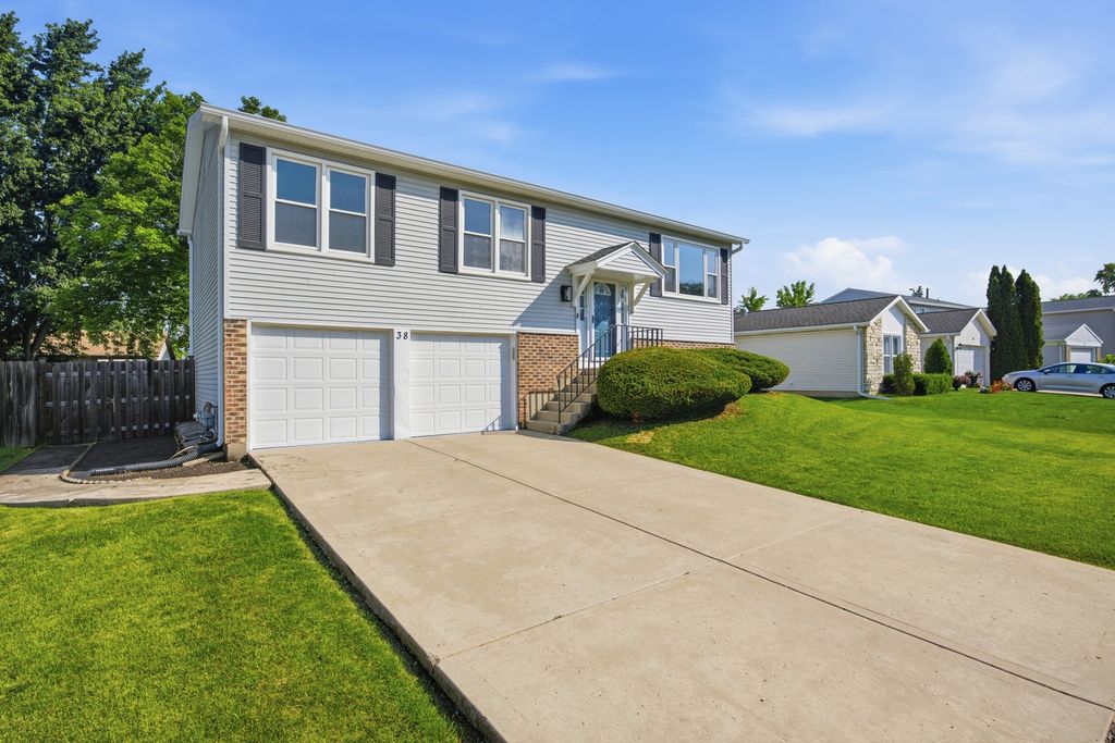 38 Blue Ridge Drive, Glendale Heights, IL 60139
