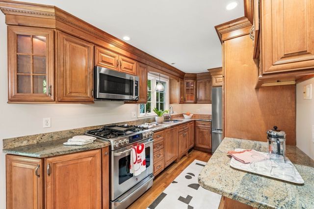 1015 Massachusetts Ave 1015, Lexington, MA 02420