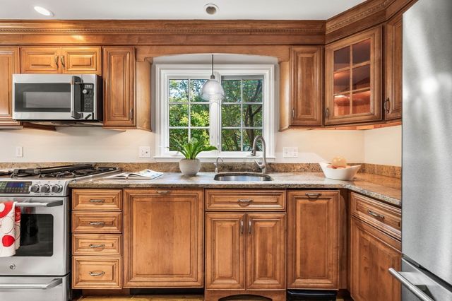 1015 Massachusetts Ave 1015, Lexington, MA 02420