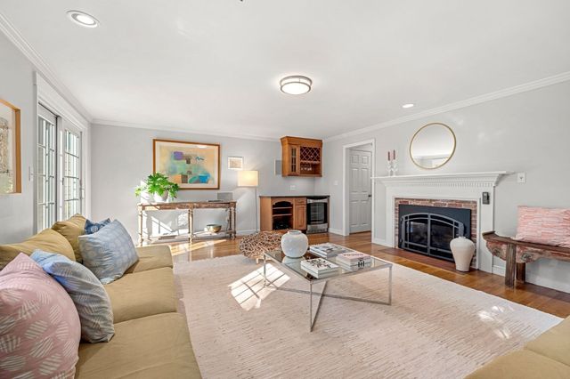1015 Massachusetts Ave 1015, Lexington, MA 02420