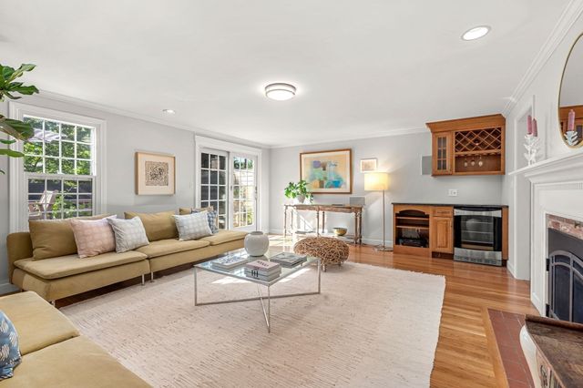 1015 Massachusetts Ave 1015, Lexington, MA 02420