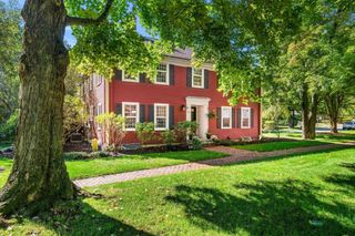 1015 Massachusetts Ave 1015, Lexington, MA 02420