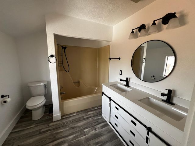 3605 County Road 6760, West Plains, MO 65775