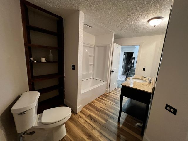 3605 County Road 6760, West Plains, MO 65775