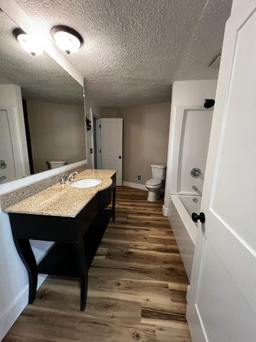 3605 County Road 6760, West Plains, MO 65775