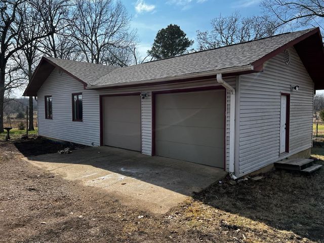 3605 County Road 6760, West Plains, MO 65775