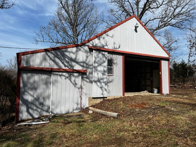 3605 County Road 6760, West Plains, MO 65775